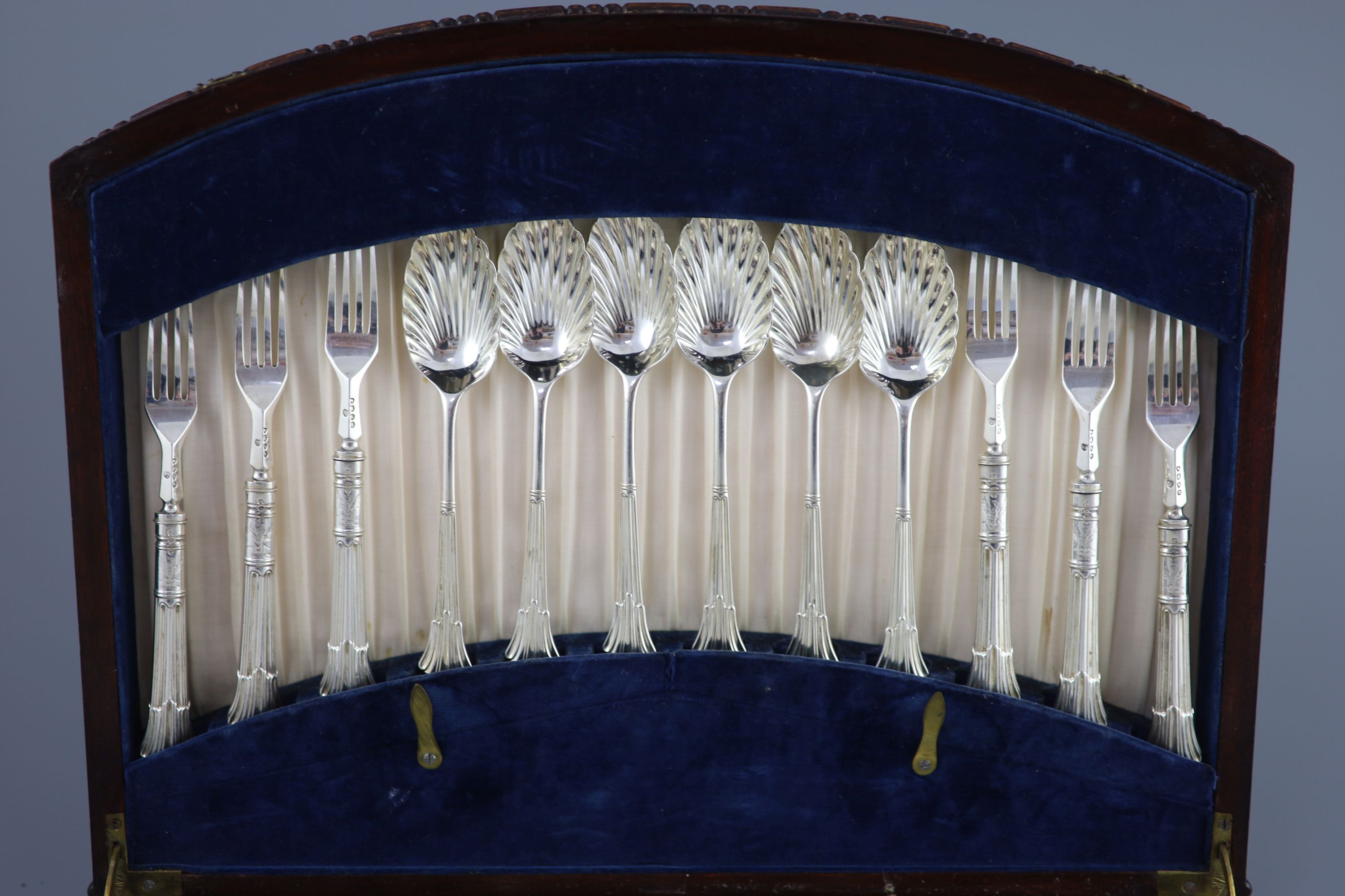 A late Victorian matched silver Onslow pattern dessert service, by Stephen Smith, William Hutton & Sons and Francis Higgins